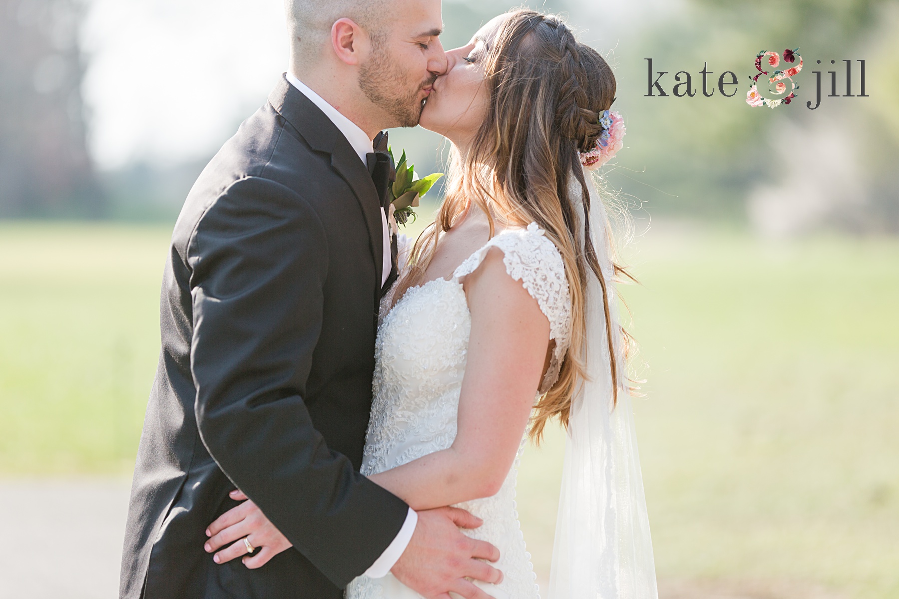 bride and groom kissing woodcrest country club wedding