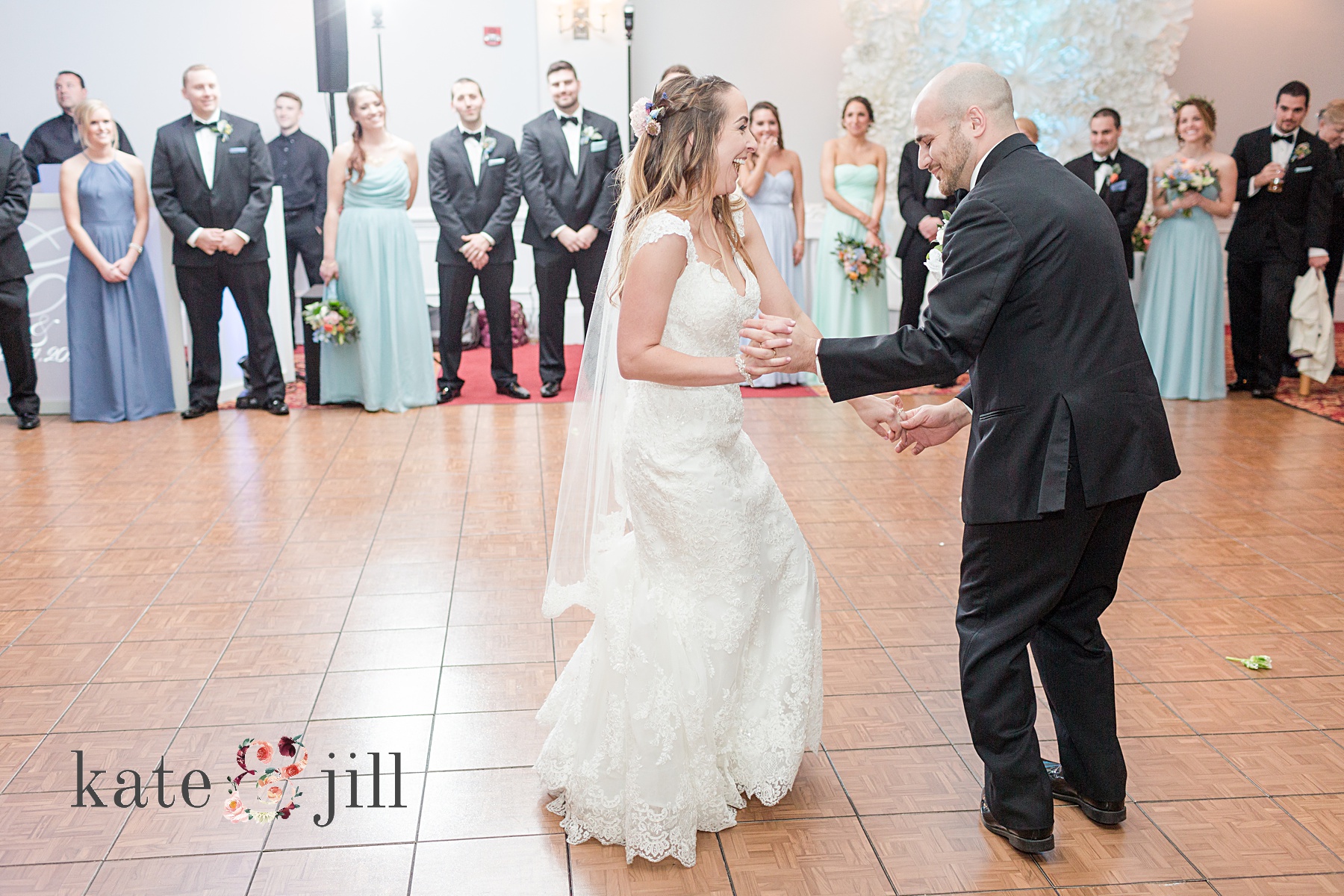 first dance bride and groom woodcrest country club wedding