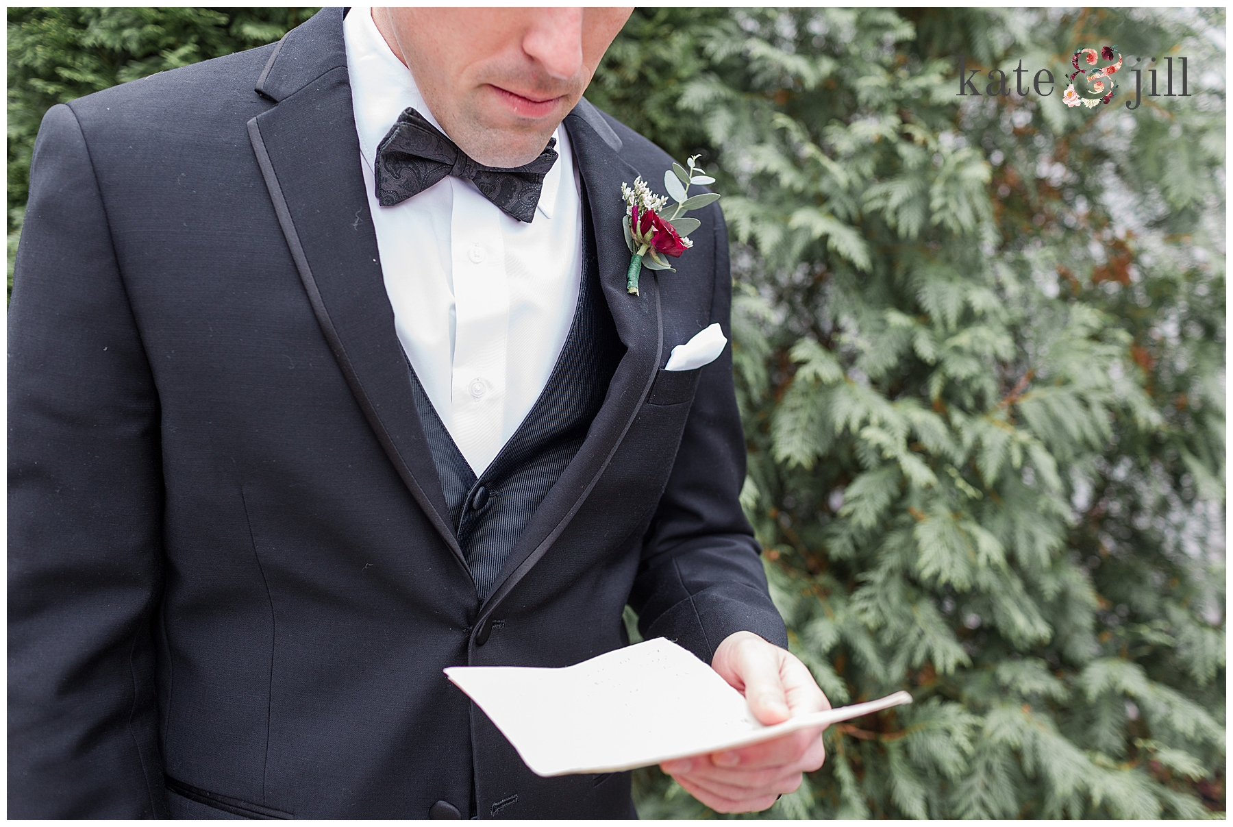 groom reading brides letter